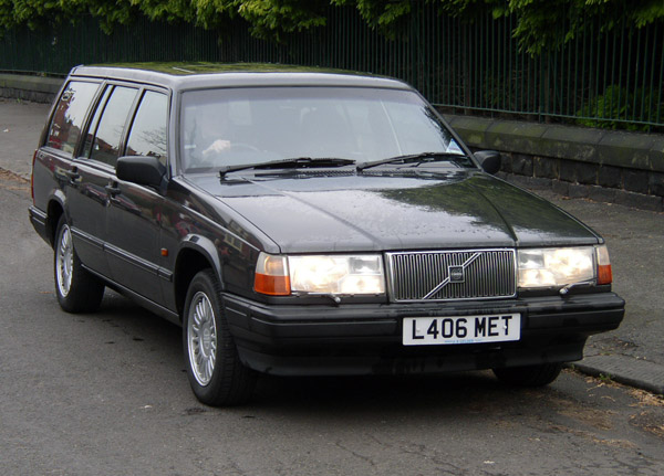 1993 Volvo 940 2.3 GLE - a workhorse, sold on at 190k for a T5 :-)