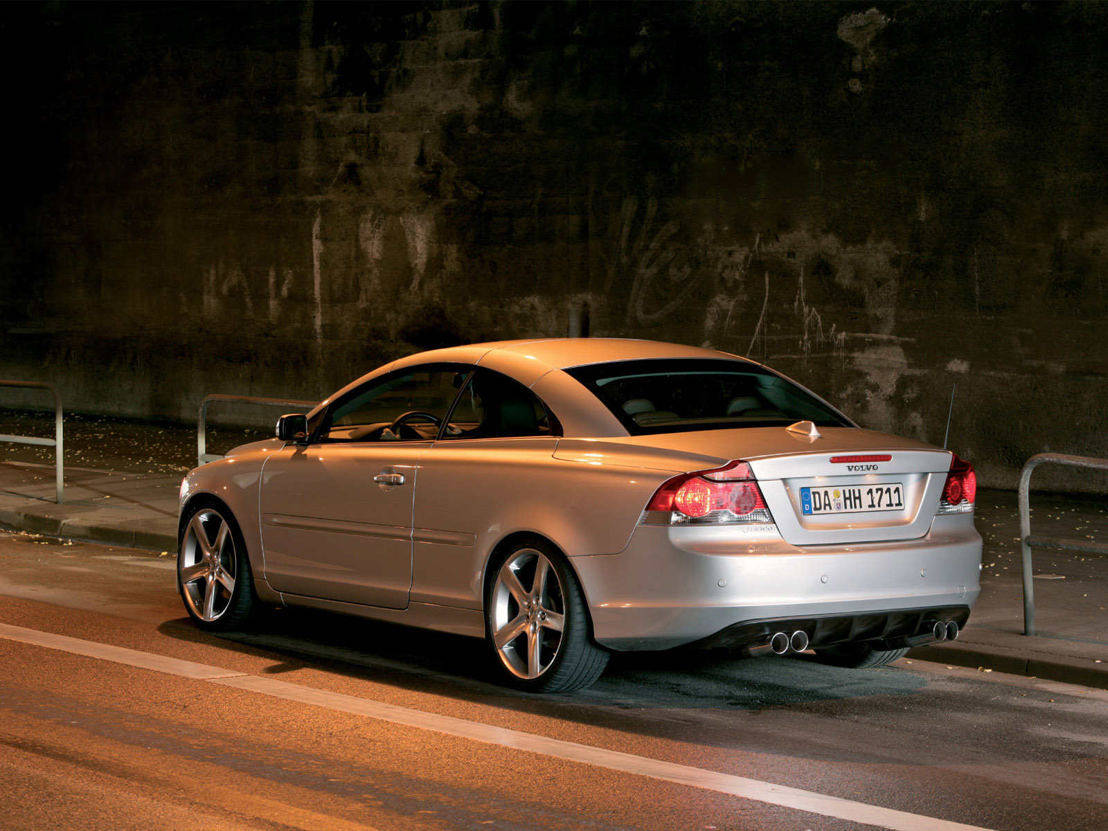 Name:  2005_Volvo_C70_by_Heico_Sportiv_007_4304.jpg
Views: 0
Size:  383.3 KB